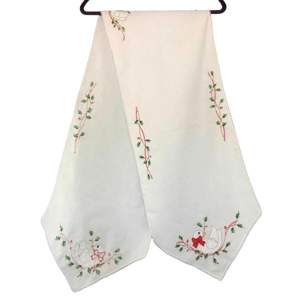Country Style Table Runner Holly Duck Applique Embroidered Crochet Trim 13 x 67"